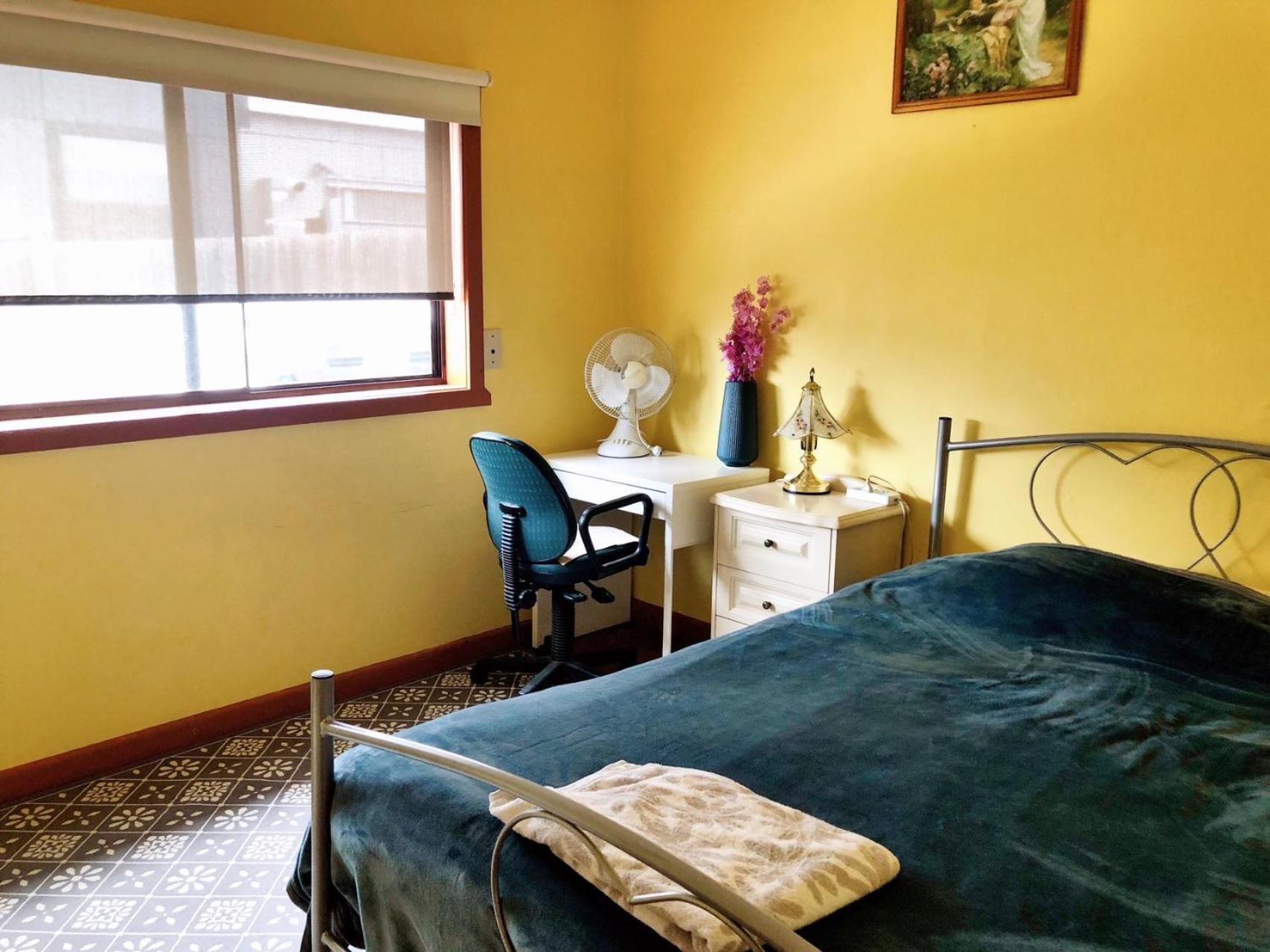 A Single Room Near The Railway Station Melbourne Exterior foto